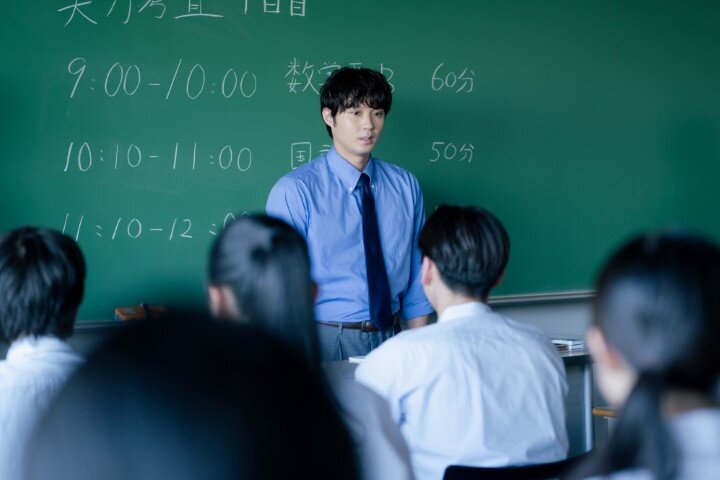 『僕達はまだその星の校則を知らない』第6話 白鳥健治（磯村勇斗）