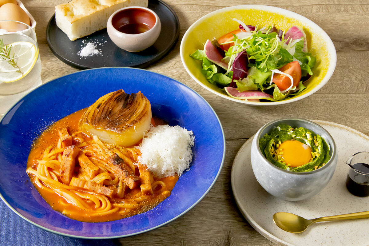 サイドメニューをすべて付けた「全部乗せ」のスペシャルセットは、各パスタ単品に＋1,280円（税込）