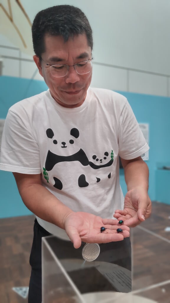 昆虫MANIACを担当する松本吏樹郎学芸員（大阪市立自然史博物館）