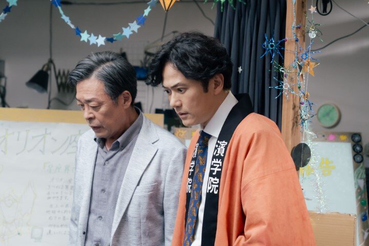 『僕達はまだその星の校則を知らない』第9話 左から）健治の父・誠司（光石研）、尾碕美佐雄（稲垣吾郎）