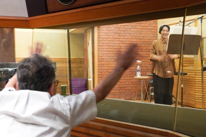 左から）辰巳ゆうと、円広志（9月16日・レコーディング）