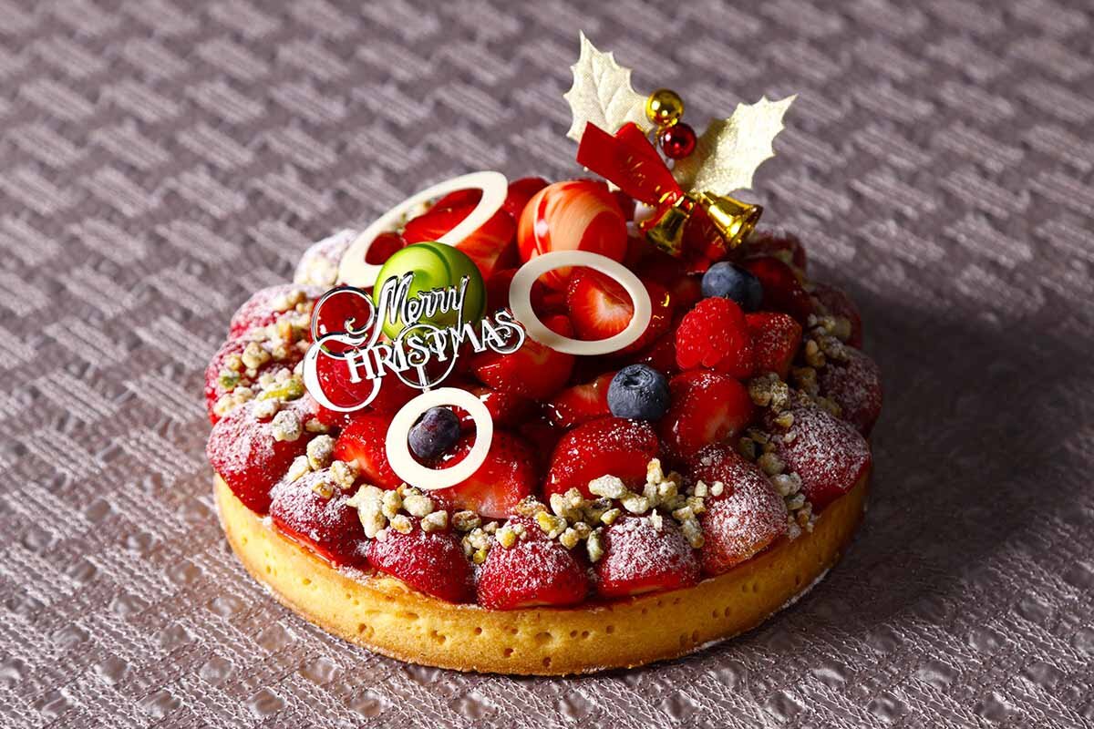 「あまおう」をふんだんに使用した真っ赤な「タルト フレーズ（Tarte aux Fraises）」