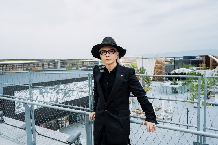 ５月に万博会場を訪れたHYDEさん　©Vamprose