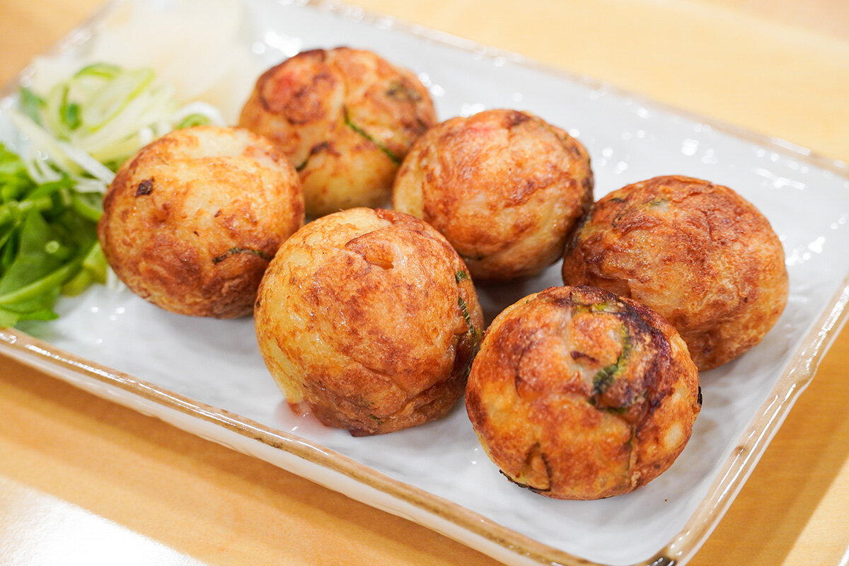 山之内すずが番組の名物コーナー「人間国宝さん」で出会った、「銅蛸」さんの絶品たこ焼き