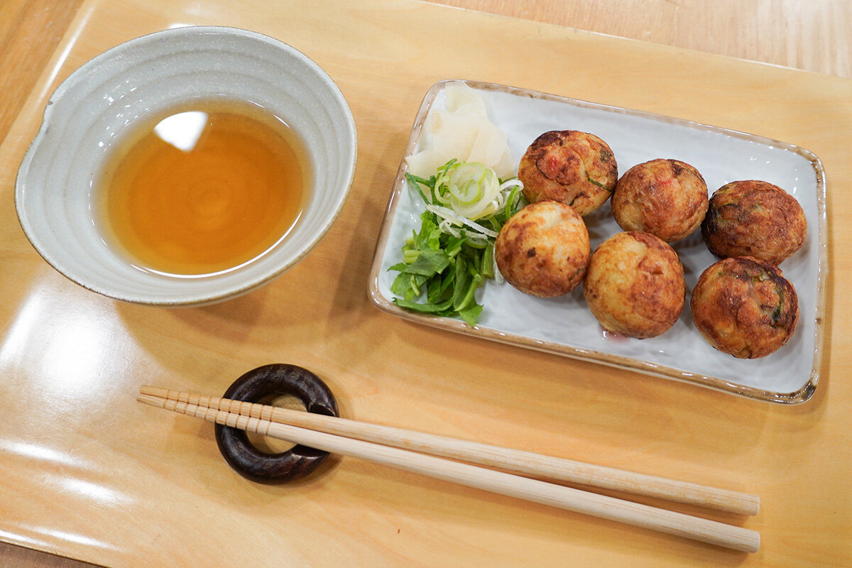 『カンテレ祭り！2025 よ～いドン！＆とれたてっ！フェス』限定で販売される、山之内すずと銅蛸さんのコラボメニュー「つけたこ」（6個入600円） 