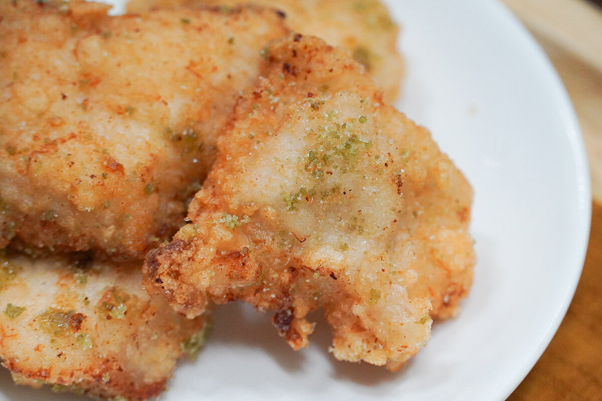 鶏むね肉を使ったさっぱり仕様、昆布茶の旨味が最高のアクセントになっているという「昆布茶唐揚げ」