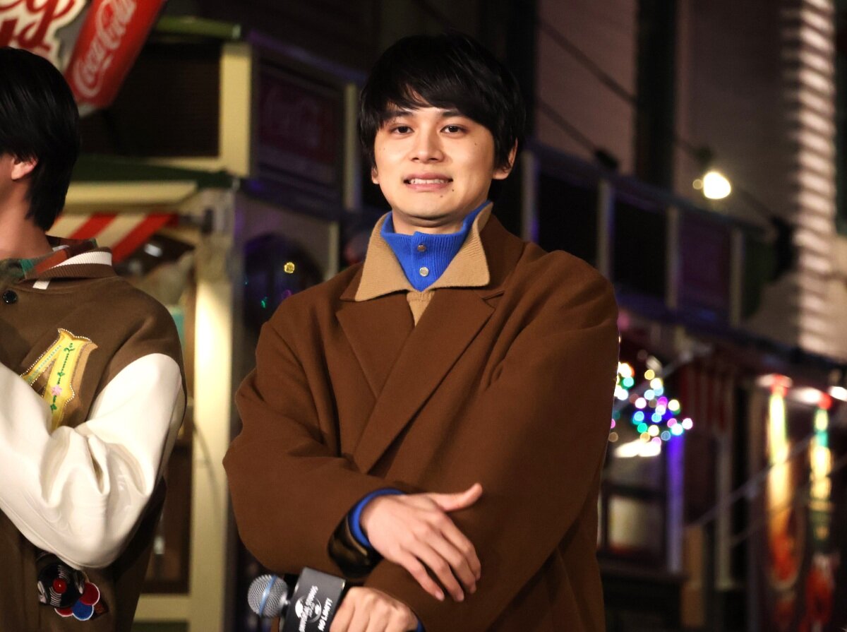 後輩のICExから絶賛された俳優の北村匠海さん（11月18日、USJ）