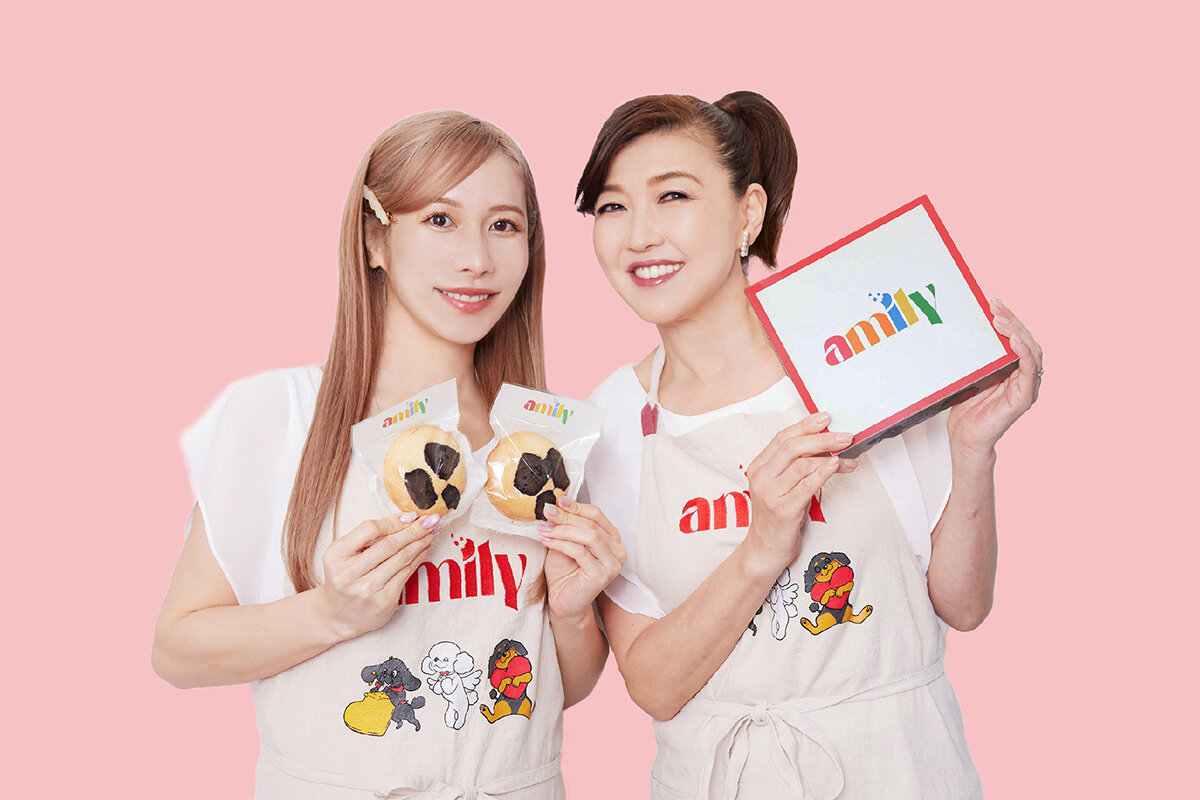 女性3人組YouTuber「ヘラヘラ三銃士」のありしゃん（左）と、料理家でライフスタイルナビゲーターの杉山絵美（提供写真）