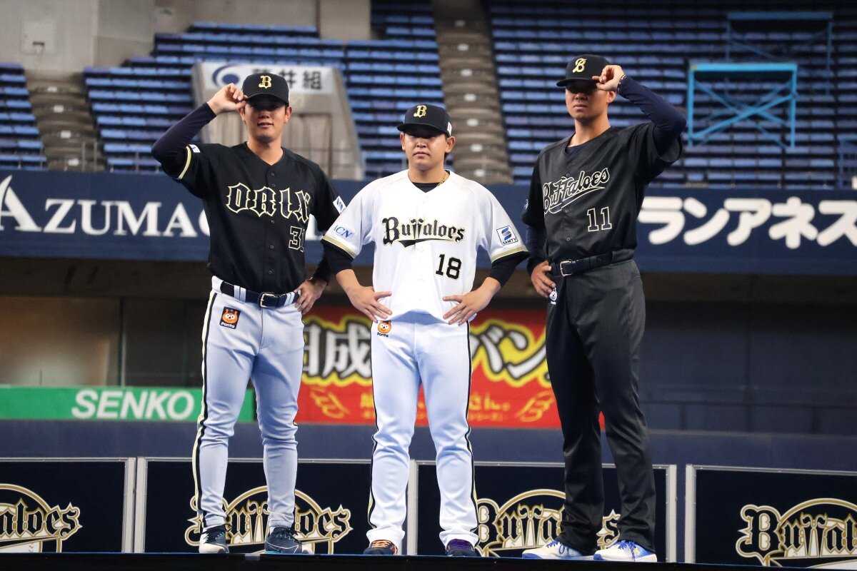 来季から着用する新ユニホームを発表（11月24日、京セラドーム大阪）