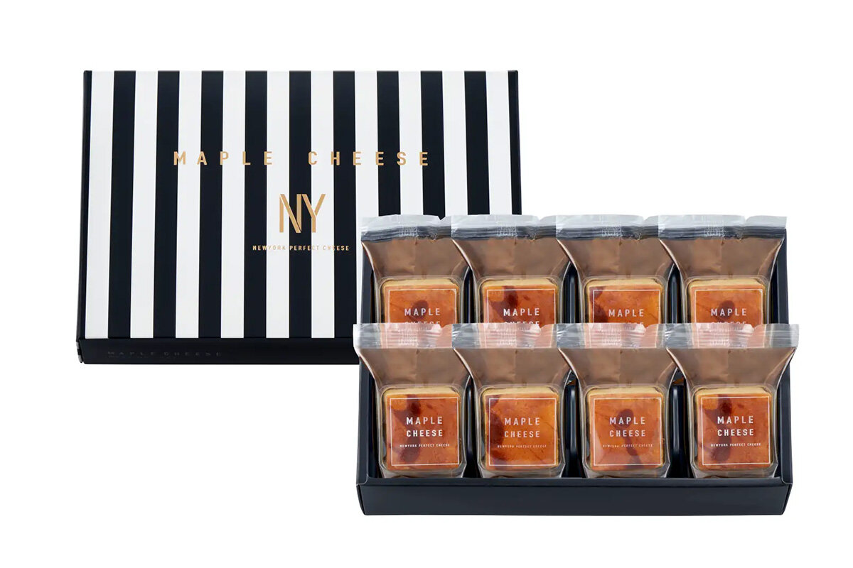 北海道産マスカルポーネとクリームチーズで作ったケーキにとろけるメープルソースが入った「メープルチーズ」（8個入1,188円・税込）
