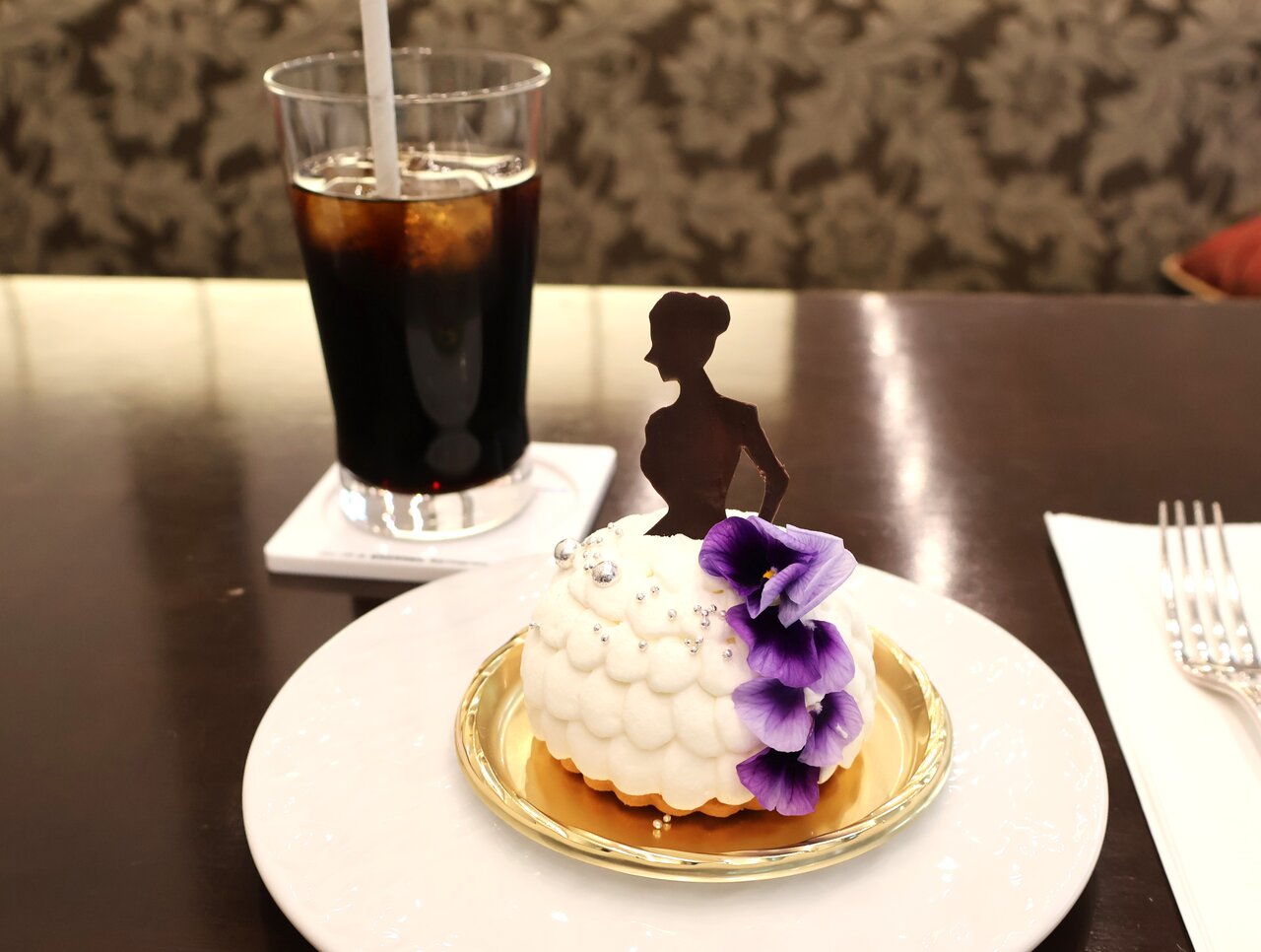 ティーラウンジ「パルテール」で食べられる「タカラジェンヌ・セット」（11月28日、ホテル阪急インターナショナル）