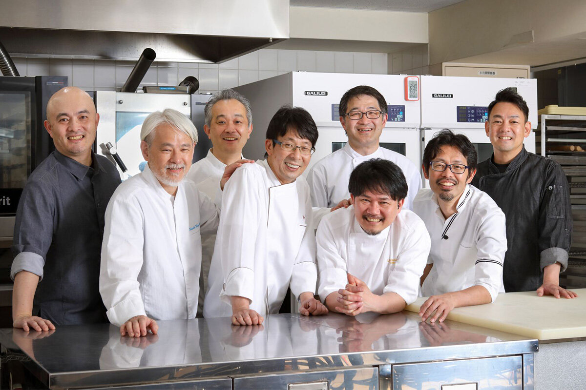 神戸でパティスリーを営むオーナーシェフ8人が集まり、2015年4月に結成された「オリジンコウベ」