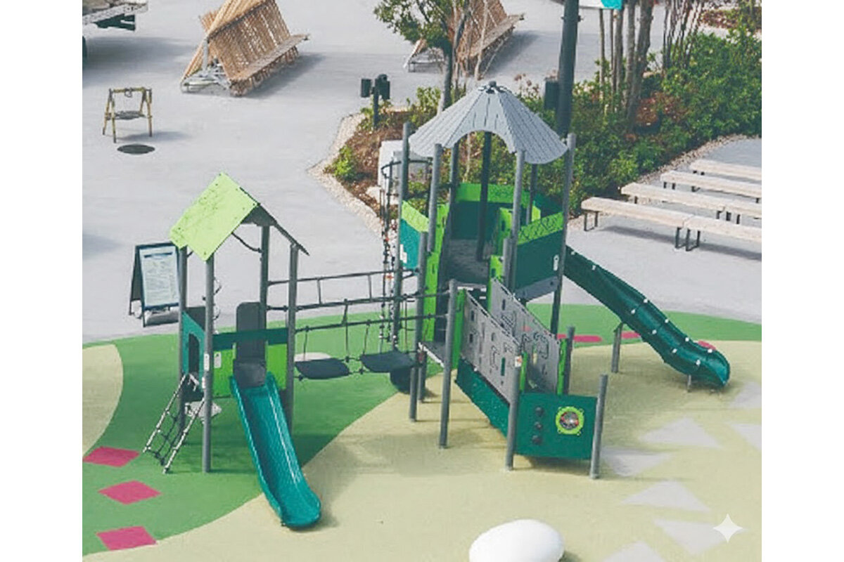 「グリーンライン」シリーズの大型遊具「トリプルメガデッキ」