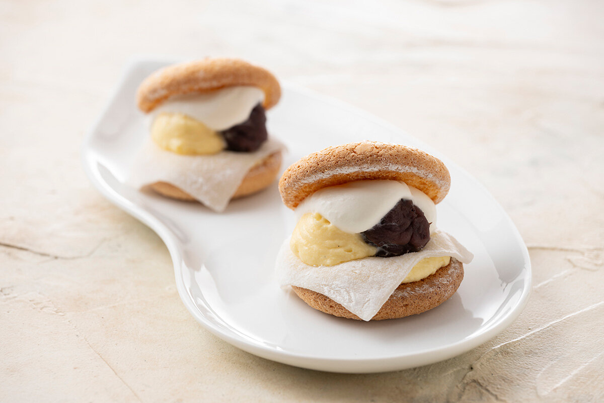 カスタード、あずき、求肥をパフで挟んだ、各日200限定の洋風大福「Hug プルースト流生大福」（500円・税込）