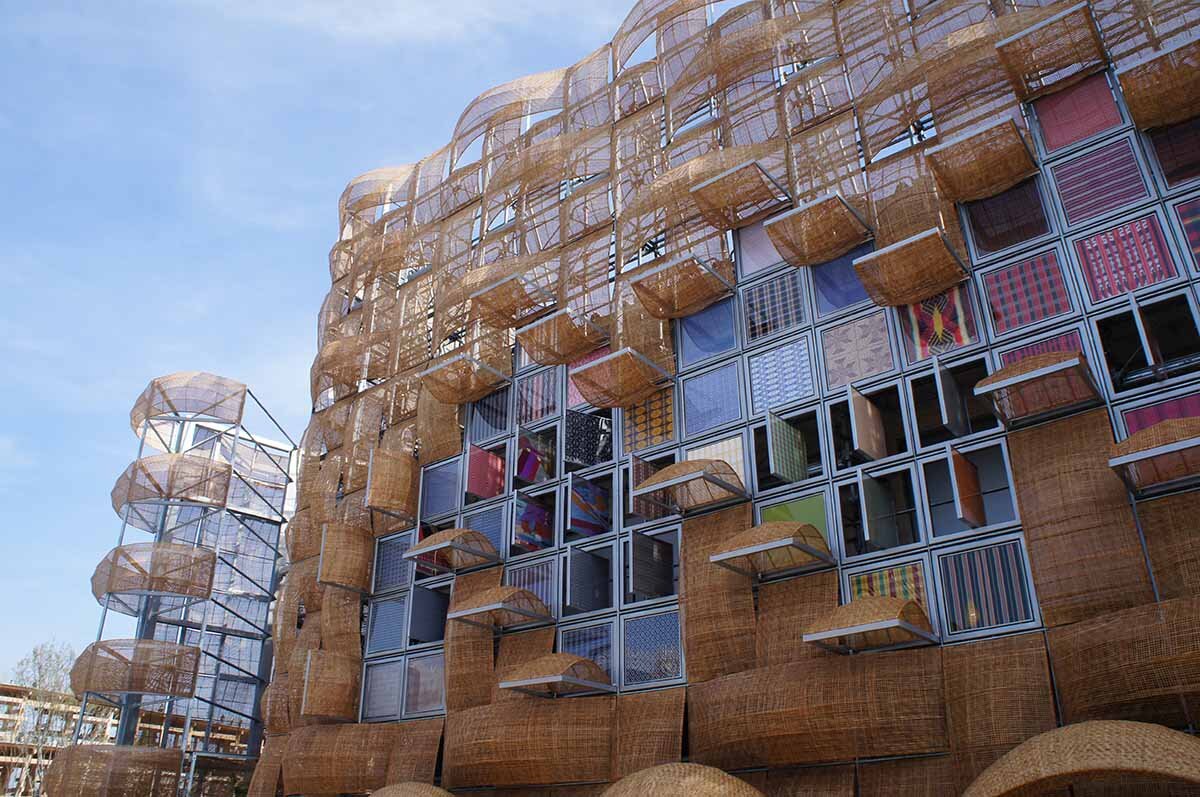 壁面のベンチが休憩や記念撮影に使われていた「大阪・関西万博」のフィリピン館