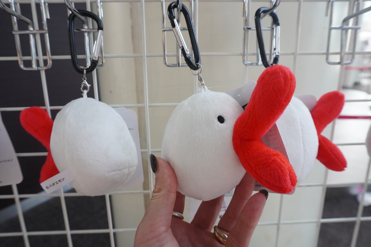 「ハチエモン カラビナMCハチエモン」（1,870円・税込）