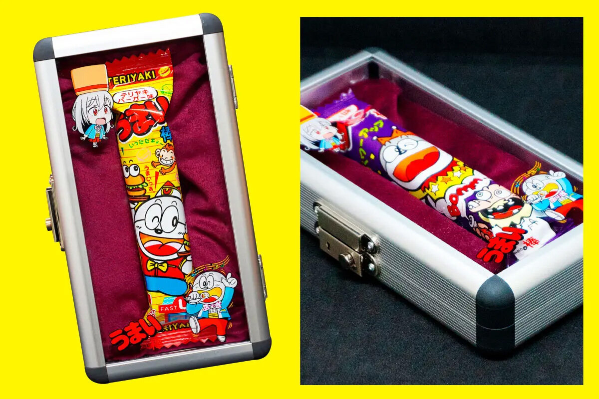 カラー・内側の布・蓋の柄のカスタマイズもOK、ストラップ留具付きの特注ケース