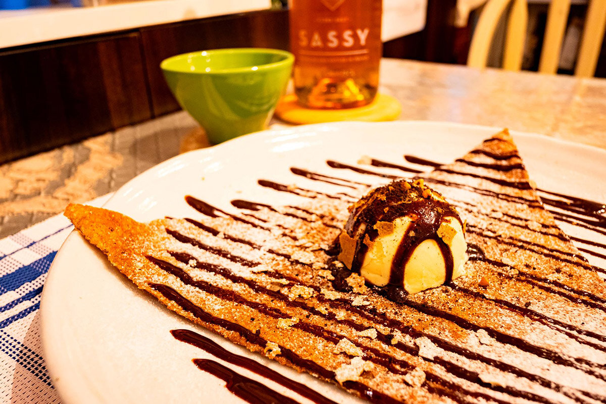 ガレット専門店「クレープリー・ルポ」（兵庫・西宮市）の「ガレット・オ・ショコラ」（1,210円・税込）