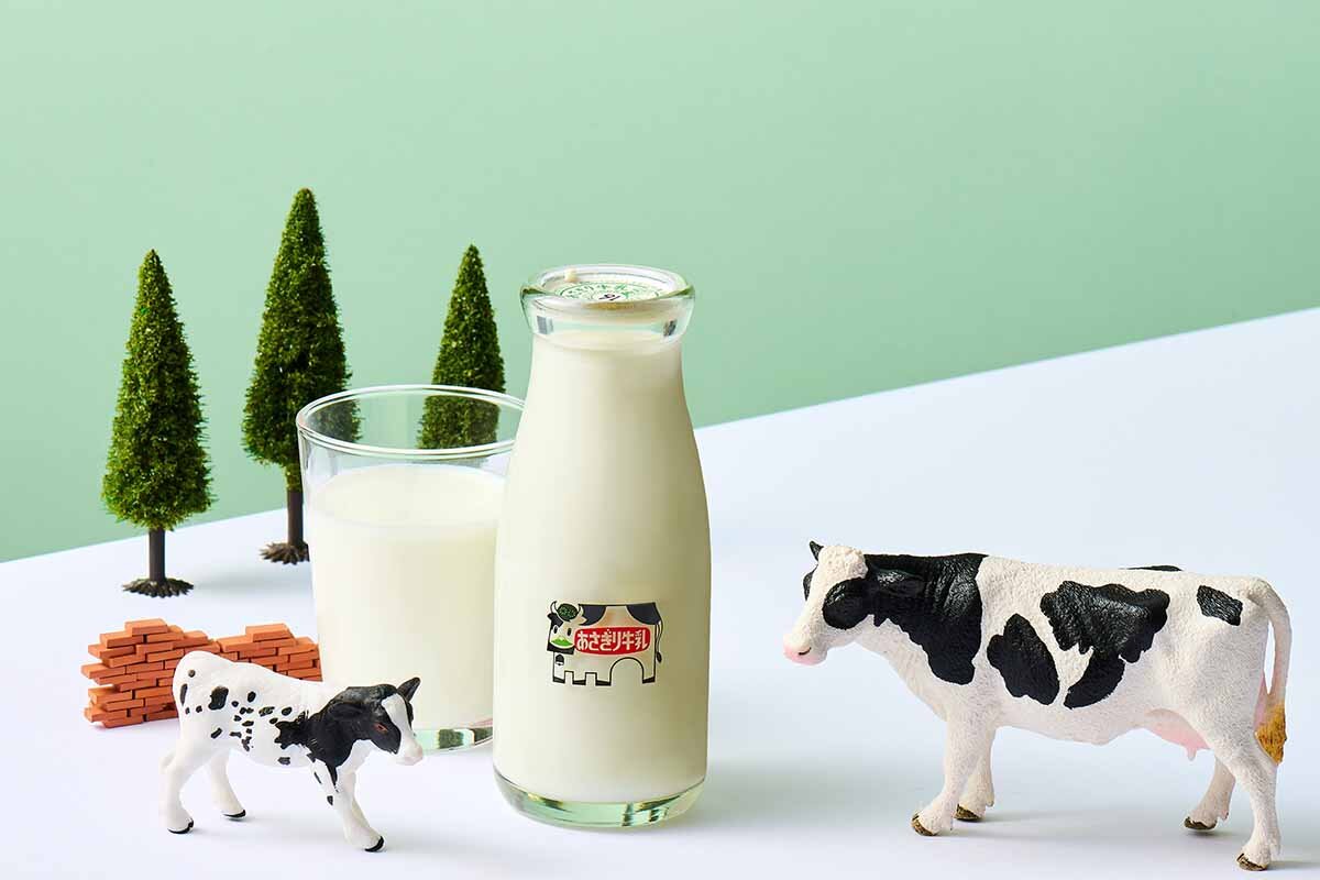 富士山麓朝霧高原の生乳を100%使用した「あさぎり牛乳」（260円）