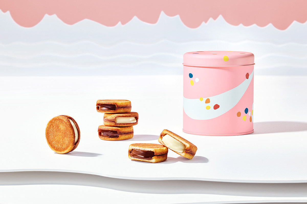 「SNOWS」のバレンタイン缶「スノーサンド VD缶」（白と黒の各3個入り、2,052円・税込）