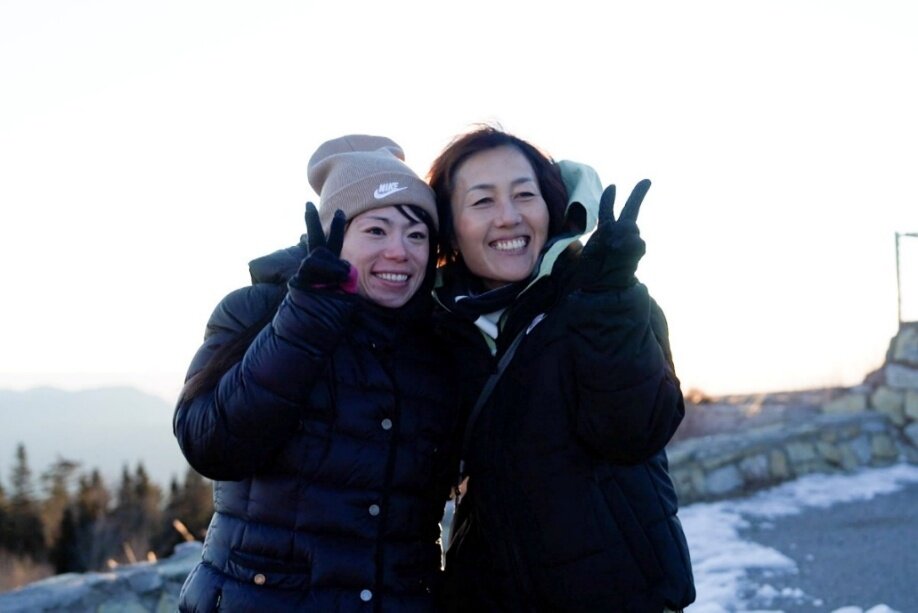 左から）松田瑞生、ダイハツ・山中美和子監督