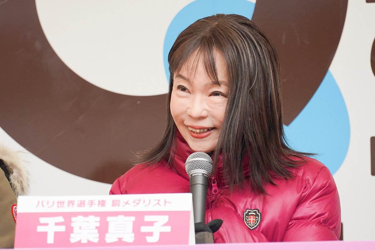 世界で初めて「異種目複数メダル」（10000mとマラソン）という快挙を達成した千葉真子さん（2026年1月・大阪市内）