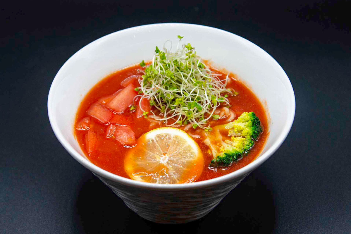 ヴィーガンラーメン専門店「MERCY Vegan Ramen 博労町店」の「トマトラーメン」（1,980円・税込）