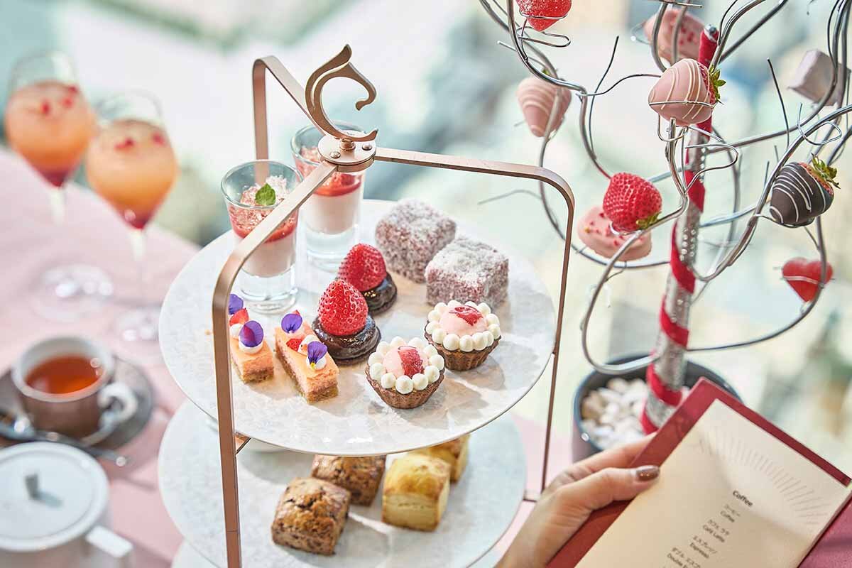 センタラグランドホテル大阪「スモーク＆スピン」の「ストロベリー＆チョコレート アフタヌーンティー」