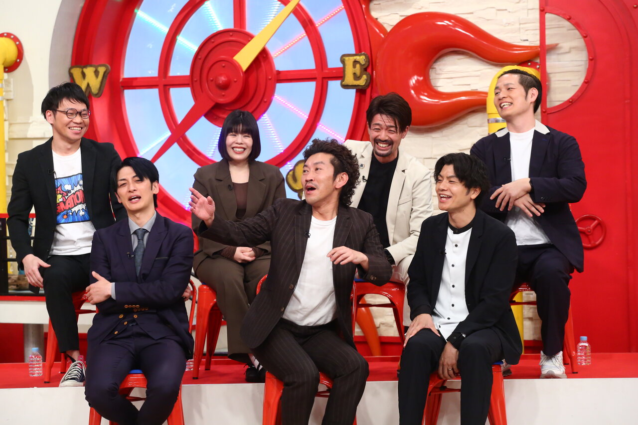 上段左から）カーネーション / アイロンヘッド　 下段左から）ツートライブ / コウノ・オブ・ザ・イヤー