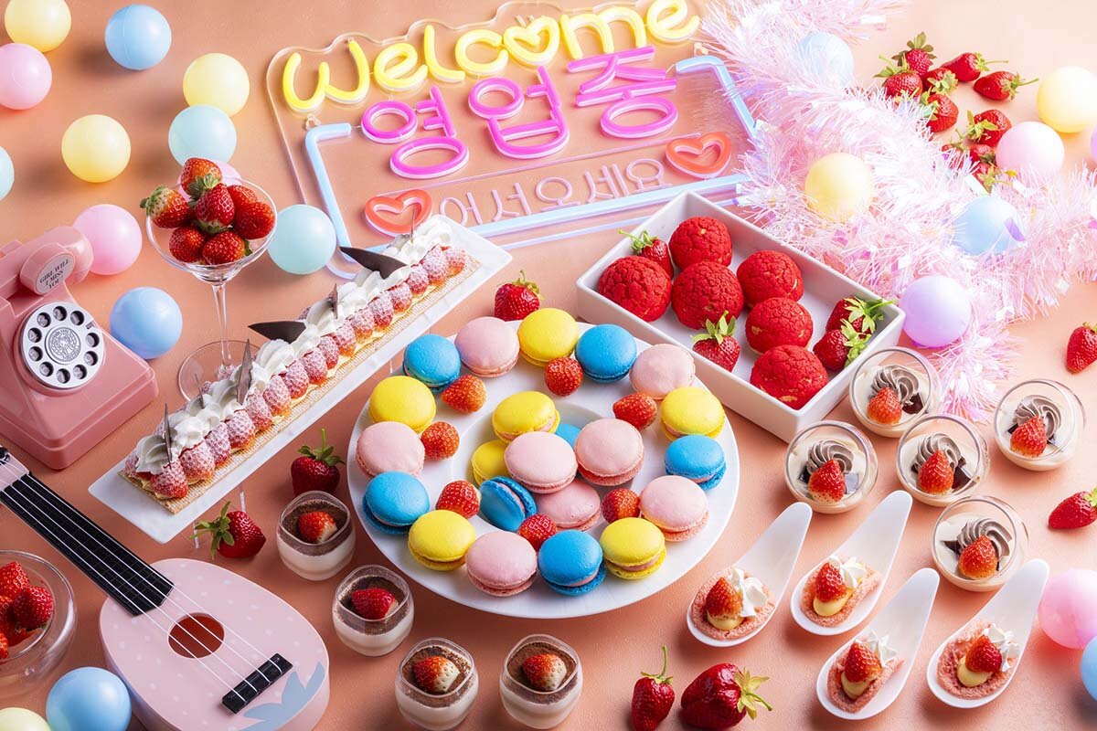 ダブルツリーbyヒルトン大阪城　オールデイダイニング 「レストラン SEN（千）」の「SENランチ＆ストロベリースイーツビュッフェ」