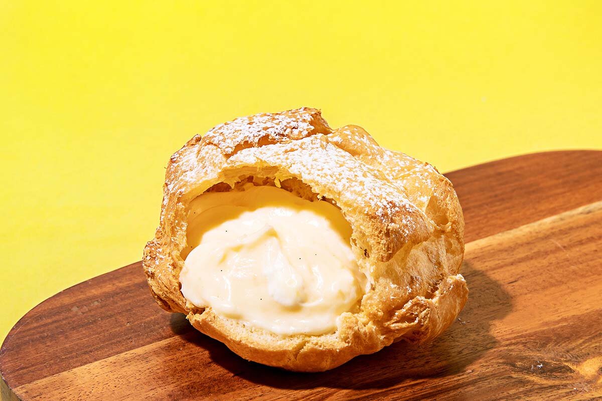 「ビアードパパ」の王道メニュー「パイシュークリーム」（240円）