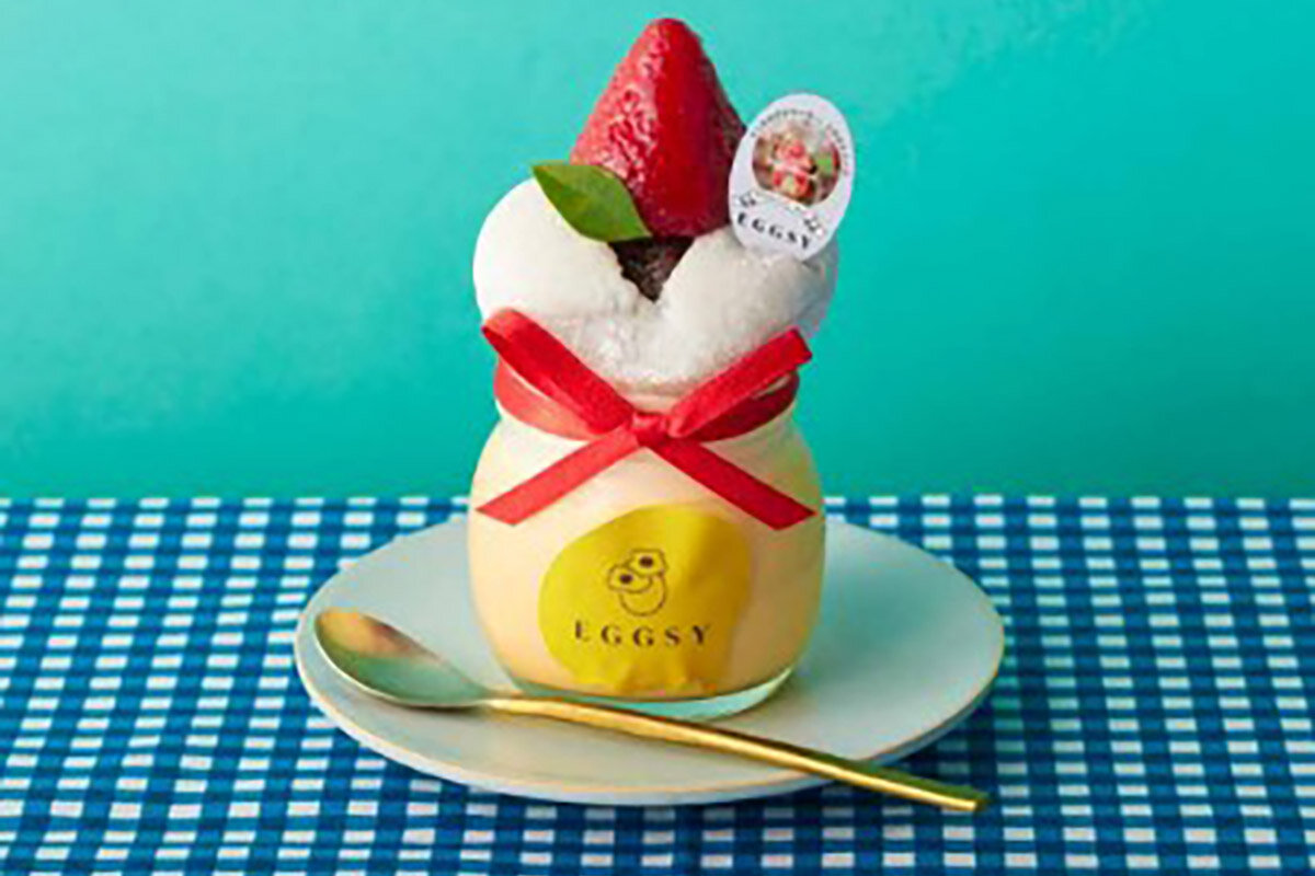 SNSフォロワー約20万人を誇るインフルエンサーひー。さんとのコラボプリン「いちご大福ぷりん」（1,296円・税込）