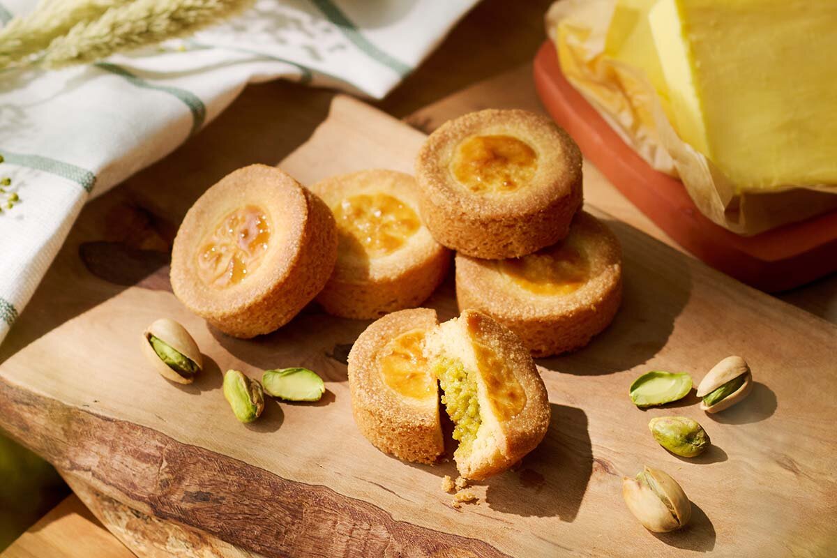 ゲランドの塩をアクセントにピスタチオの甘みが広がる「ガレット　ピスタチオ＆バター」（5個入1,350円）