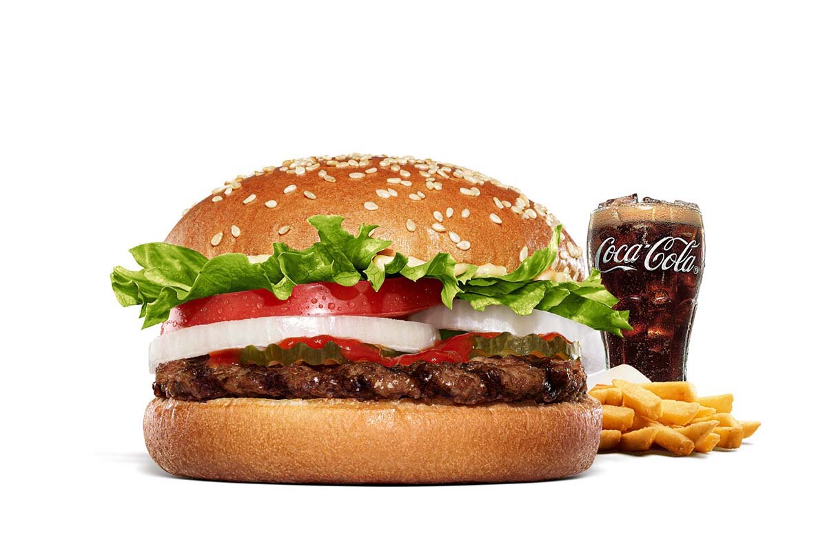 直火焼きの100%ビーフパティを味わえる「ワッパーJr. セット」（600円）