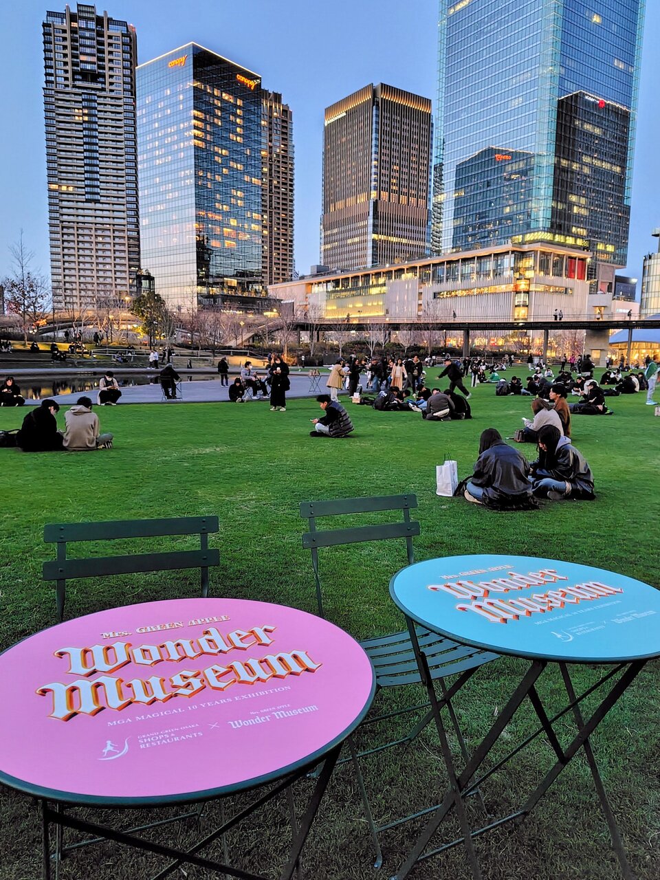 うめきた公園にはコラボテーブルが登場（大阪市北区、３月１日）