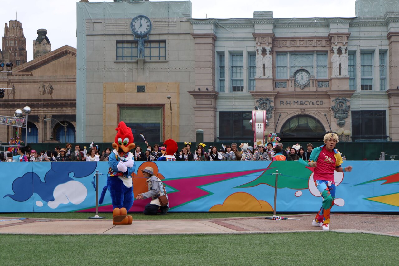 ウッディー・ウッドペッカー＆ウィニー・ウッドペッカーが盛り上げる有料鑑賞エリアも登場（３月３日、USJ）