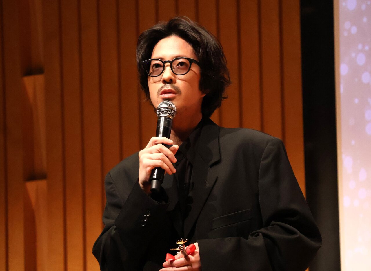 『てっぺんの向こうにあなたがいる』で助演男優賞を受賞した若葉竜也さん（３月８日、大阪市北区）