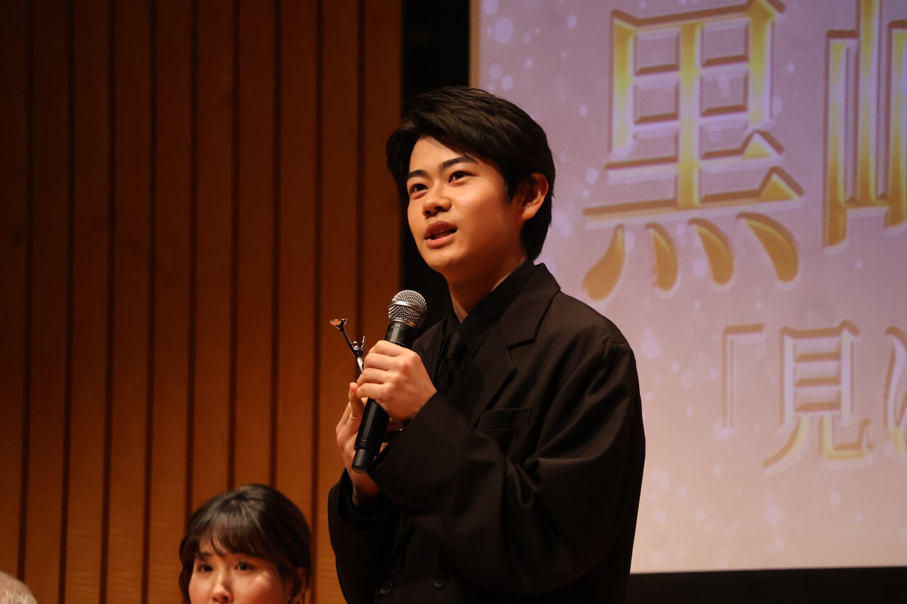 『見はらし世代』で新人男優賞を受賞した黒崎煌代さん（３月８日、大阪市北区）