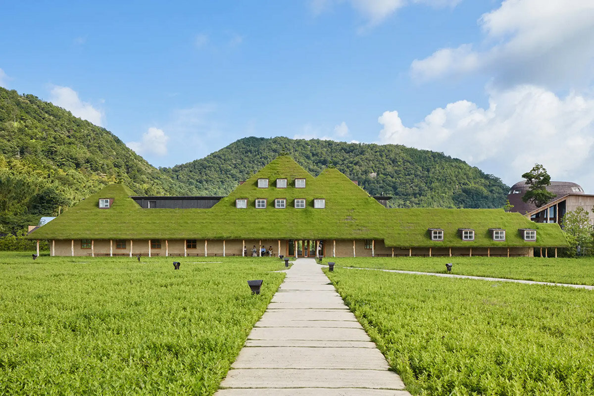 観光スポットとしても人気、たねや・クラブハリエのフラッグシップ店「ラ コリーナ近江八幡」（滋賀県近江八幡市）