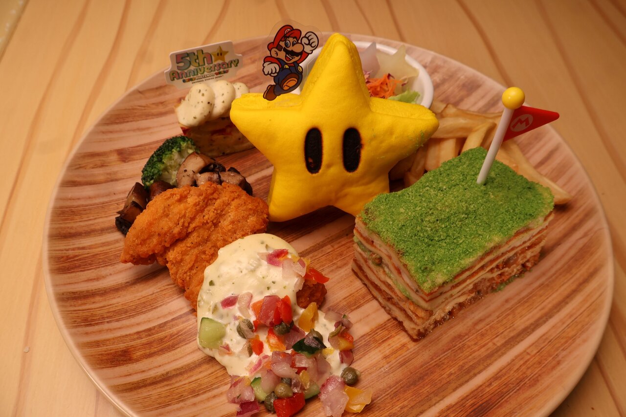 スーパースター・アニバーサリープレート～マッシュルーム・ラザニア＆フライドチキン～（３月18日、USJ）