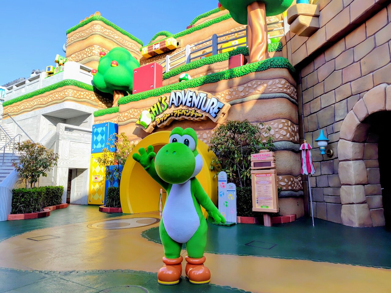 5周年限定で「ミート＆グリート」に初登場したヨッシー（３月18日、USJ）