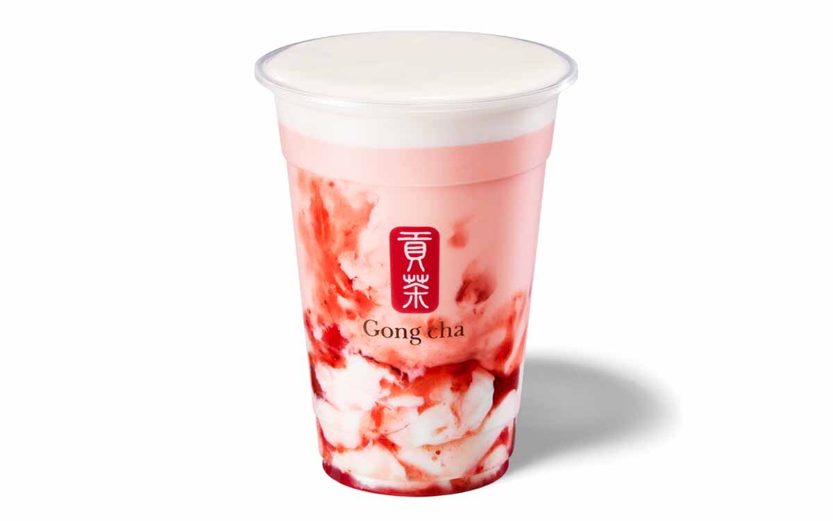 限定商品の「いちご杏仁 ミルクティー」（ICED/M670円・L760円）