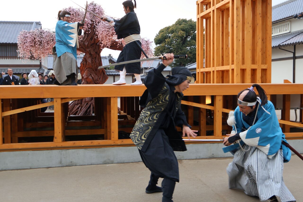 迫力ある殺陣も（３月19日、太秦映画村）