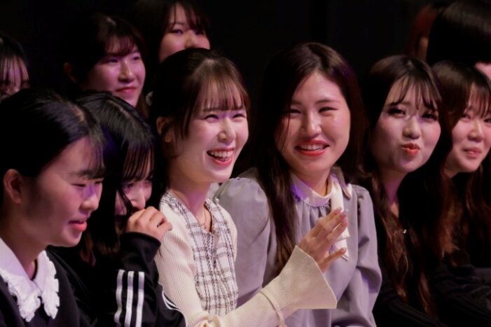 お客さんが笑ったかを判定するAIツール「Smiral」