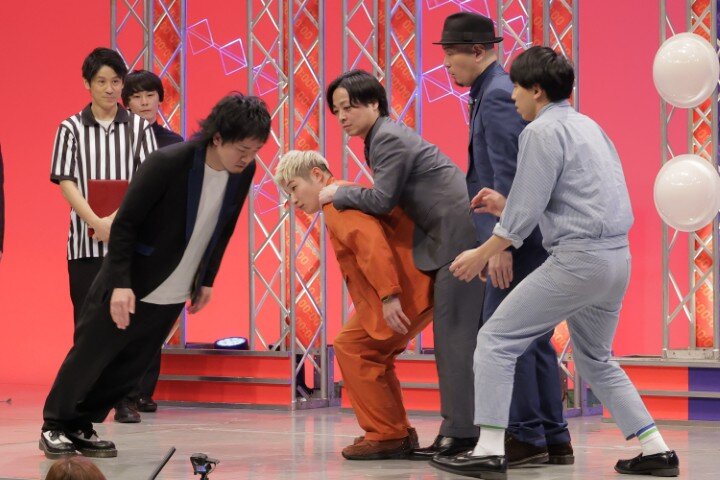 左から※身体斜めの人物）隣人 中村遊直、豪快キャプテン べーやん、デルマパンゲ 広木英介、マイスイートメモリーズ 花谷豊、フースーヤ 谷口理