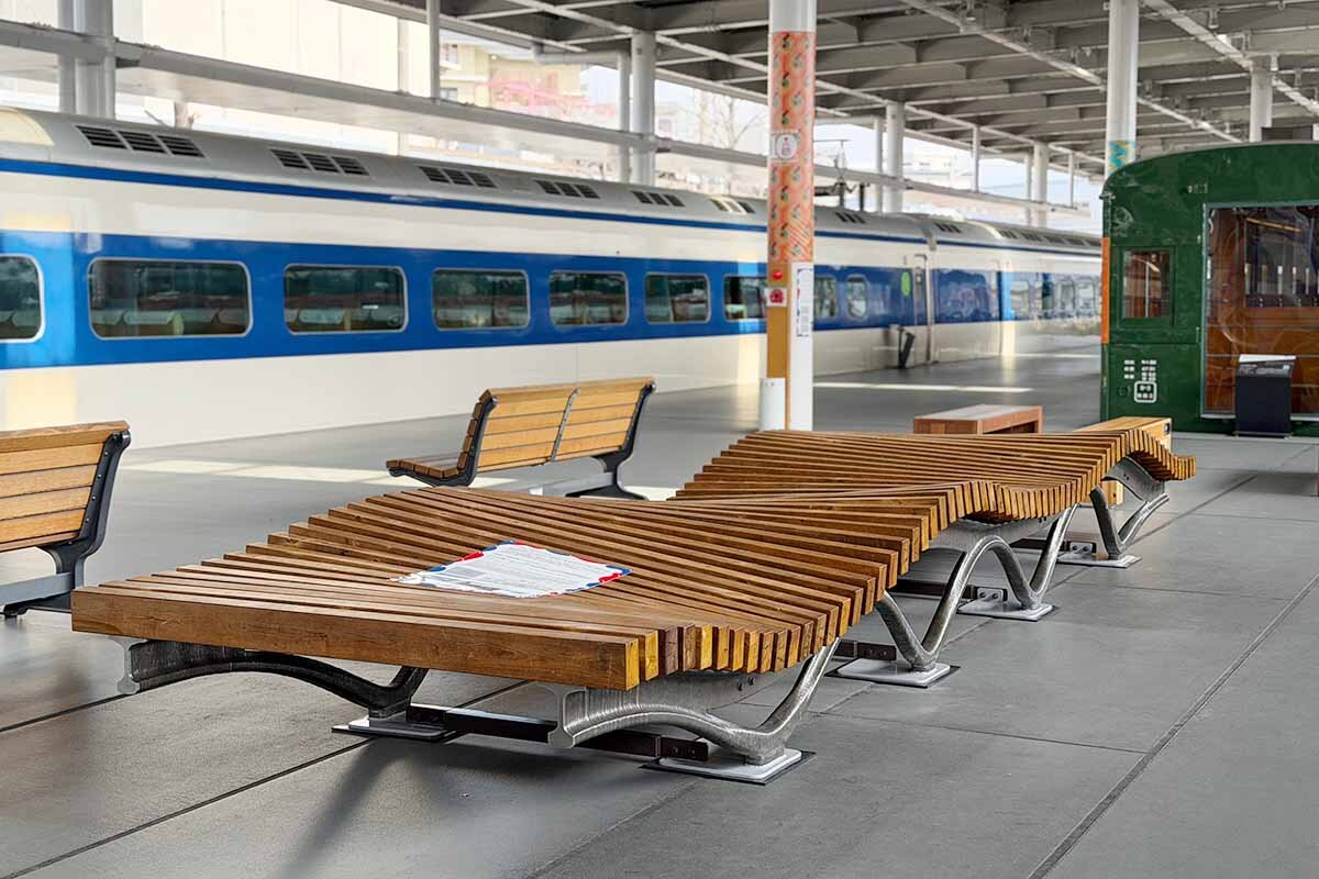 「ルーレ」は、入口からすぐのプロムナード内に設置（撮影2026年3月23日）