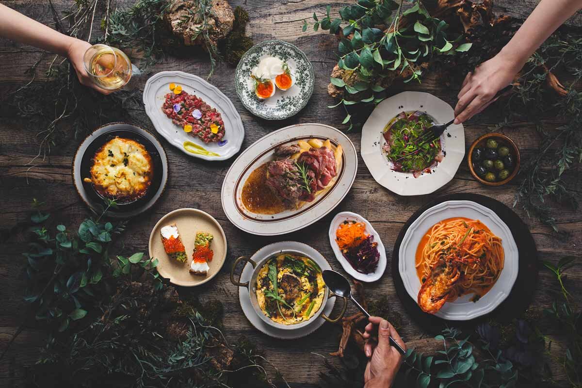 50品以上のアラカルトがそろうディナーメニュー例