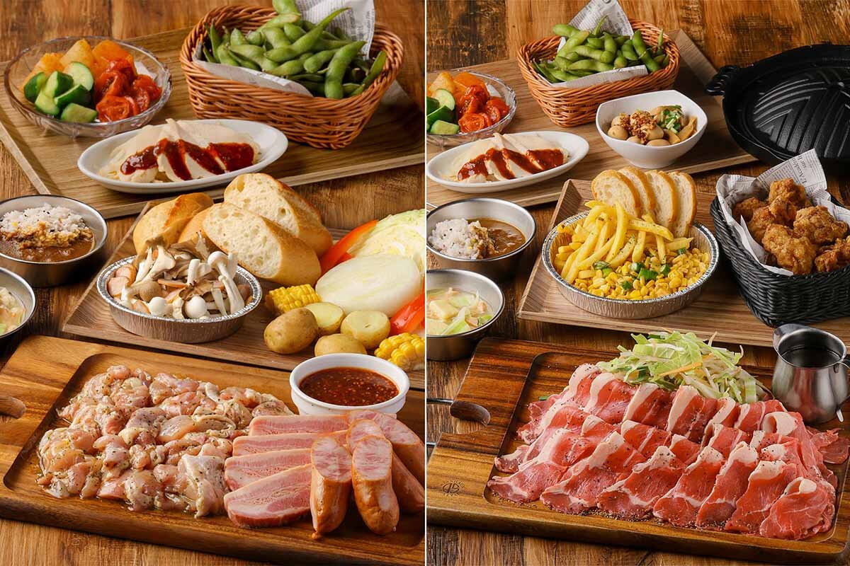 左寄り「ハーブチキンと厚切りベーコンのBBQコース」（5,000円）、「【北海道】ラムジンギスカンBBQコース」（6,000円）。「サントリービル屋上ビアガーデン」のBBQより