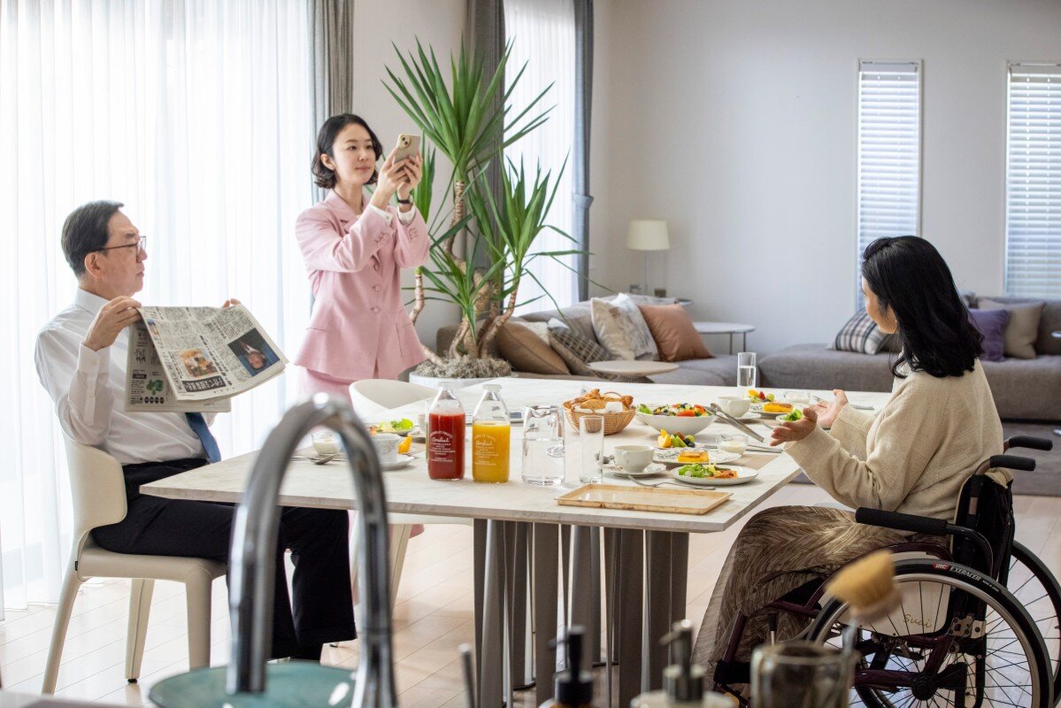 『銀河の一票』第1話　左から）坂東彌十郎、黒木華、小雪