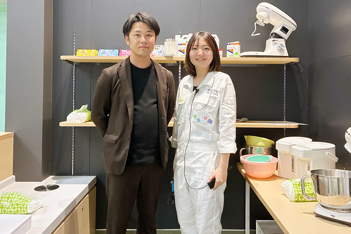 「ワイドレジャー」社の橋本彩加さん（右）とカンテレXR事業の山本道雄プロデューサー